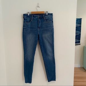 American Eagle Super Hi-Rise Jegging Dream Jean size 12 Regular